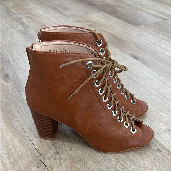 NEW Women’s Perphy Peep Toe Lace Up Boots - Picture 1 of 6